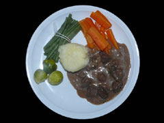 Rehgulasch Klo� und Gem�se
